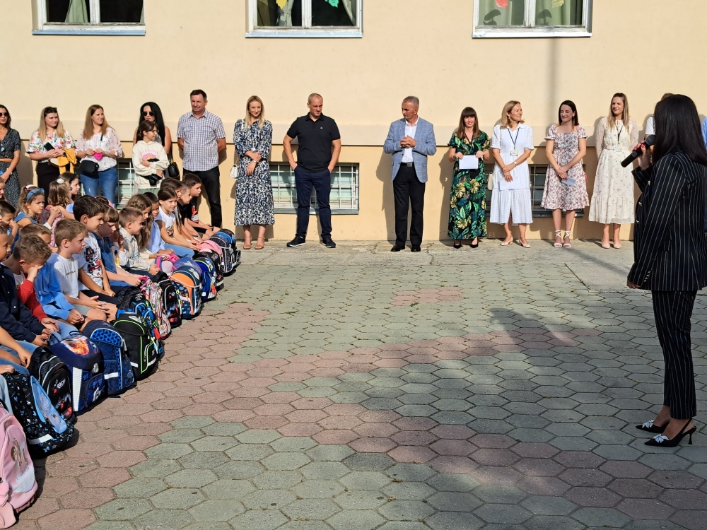 Gradonačelnik Miličević i njegova zamjenica Martinek obišli požeške gradske škole