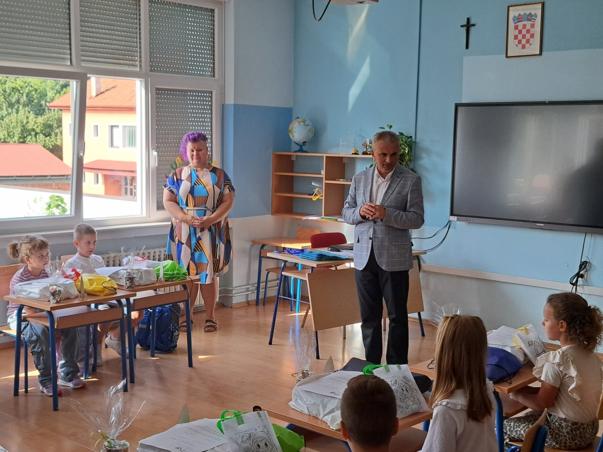 Gradonačelnik Miličević i njegova zamjenica Martinek obišli požeške gradske škole