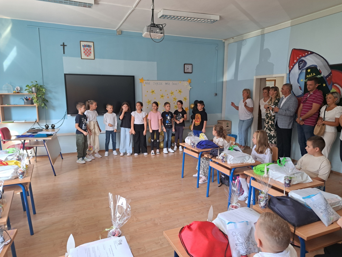 Gradonačelnik Miličević i njegova zamjenica Martinek obišli požeške gradske škole