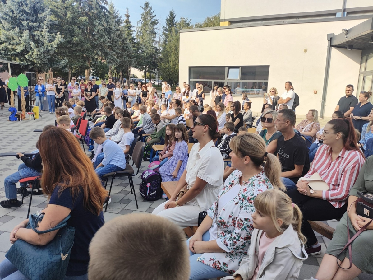 Gradonačelnik Miličević i njegova zamjenica Martinek obišli požeške gradske škole