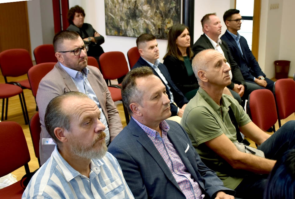 Zlatne kune dobile tvrtke Lipik glas, Usluga i Legac partner