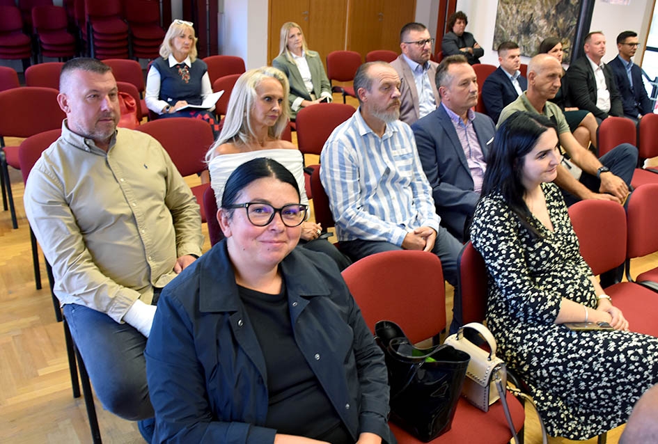 Zlatne kune dobile tvrtke Lipik glas, Usluga i Legac partner