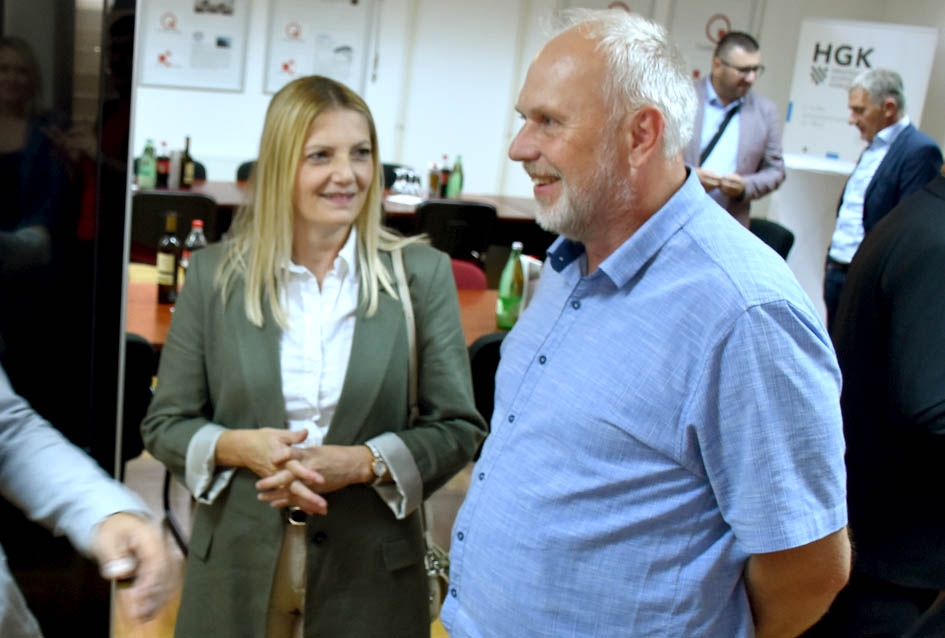 Zlatne kune dobile tvrtke Lipik glas, Usluga i Legac partner