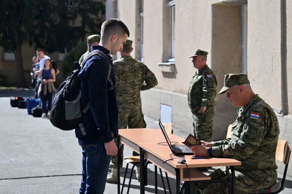 Novi naraštaj ročnika i ročnica stigao u Požegu na dragovoljno vojno osposobljavanje