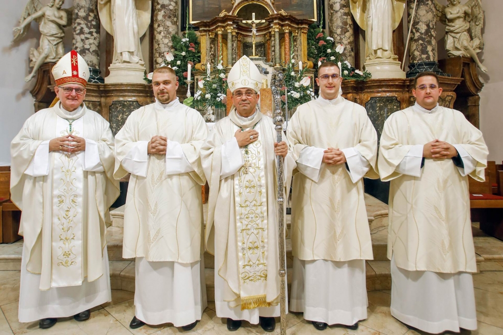 U požeškoj Katedrali zaređena trojica đakona