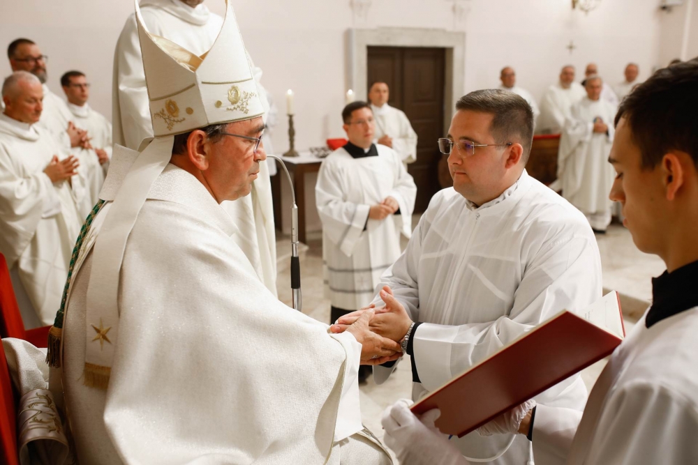 U požeškoj Katedrali zaređena trojica đakona