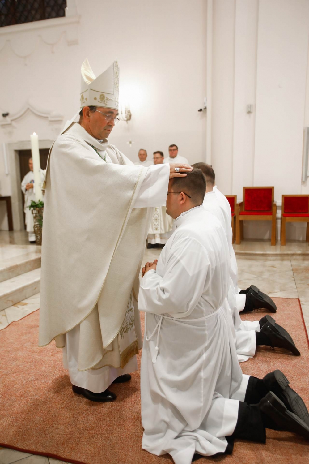 U požeškoj Katedrali zaređena trojica đakona