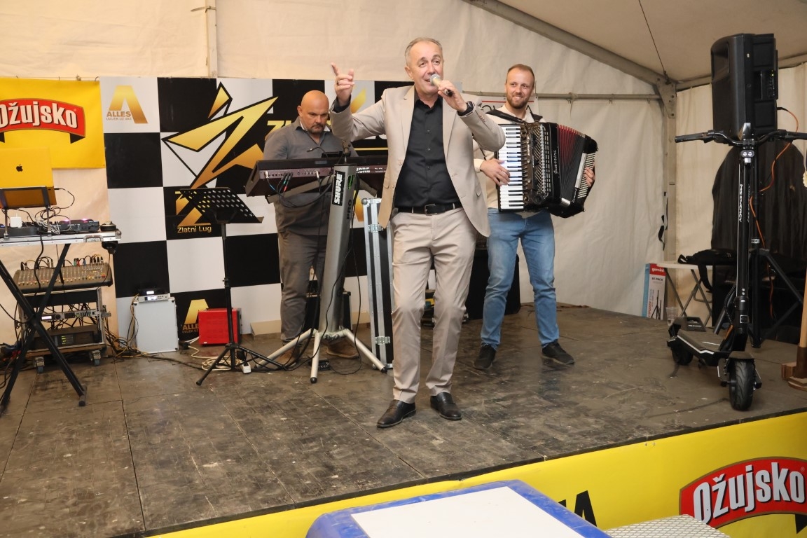 Na imanju Zlatni Lug Esad Merulić nastupom oduševio brojnu publiku