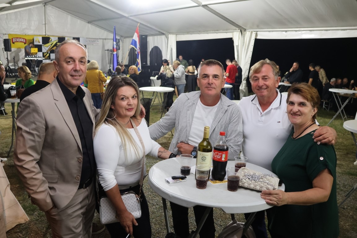 Na imanju Zlatni Lug Esad Merulić nastupom oduševio brojnu publiku