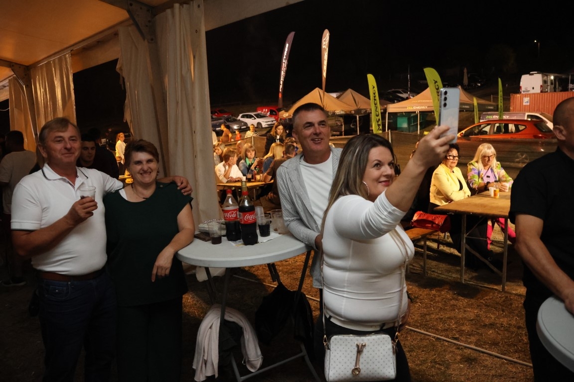 Na imanju Zlatni Lug Esad Merulić nastupom oduševio brojnu publiku