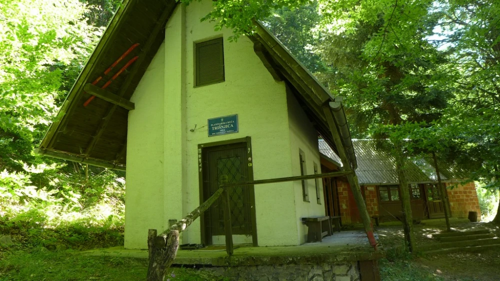  Planinarska kuća Trišnjica dobila novi život: Potpisan ključni ugovor za razvoj Papuka