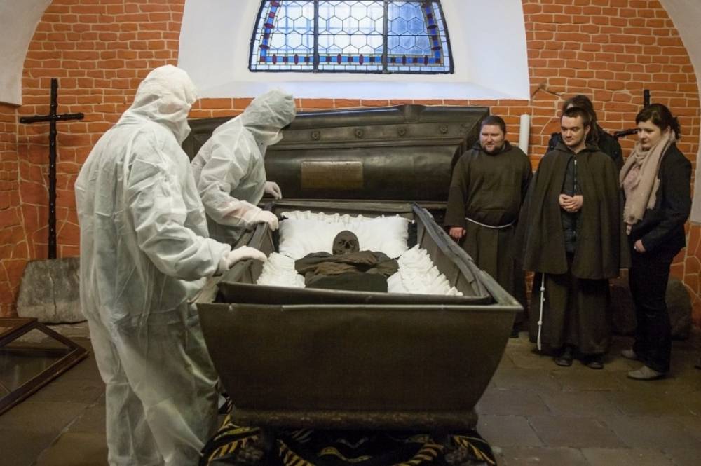 Trenkovi panduri posjetili mumuficirano tijelo baruna Trenka koje se istražuje