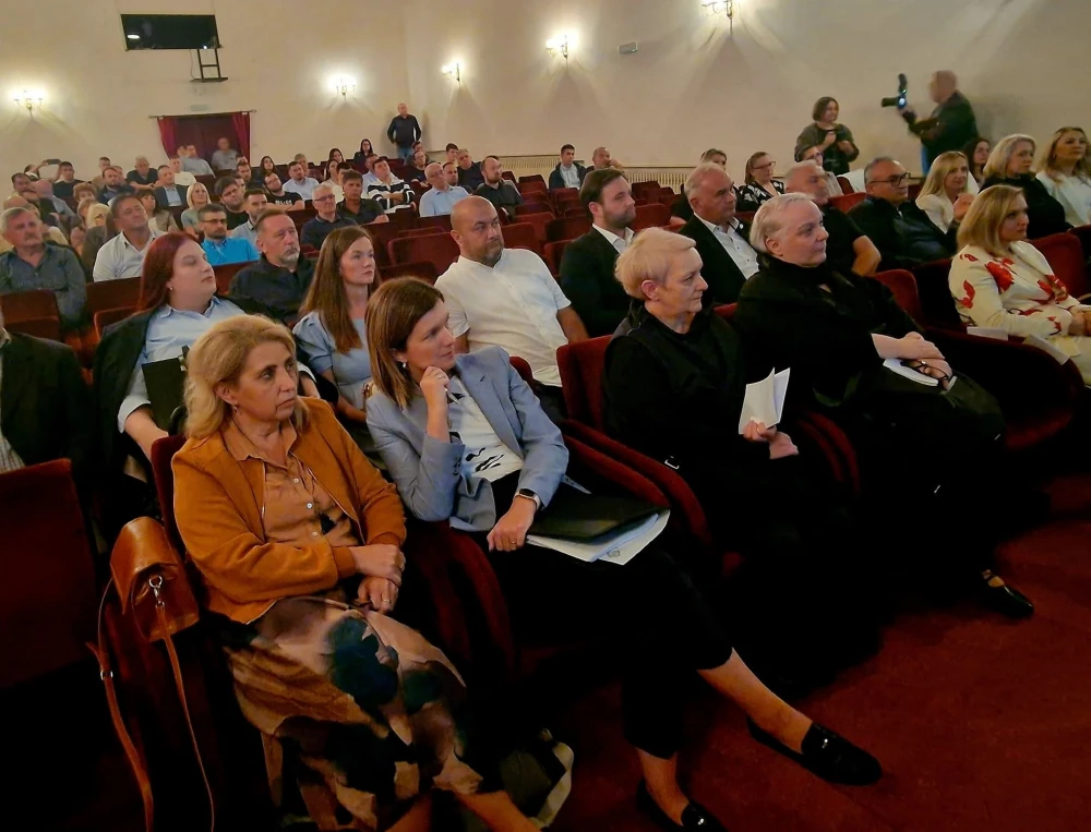 [FOTO] ODRŹANA SJEDNICA:  Kako bi trebala izgledati povijesna jezgra grada Požege?