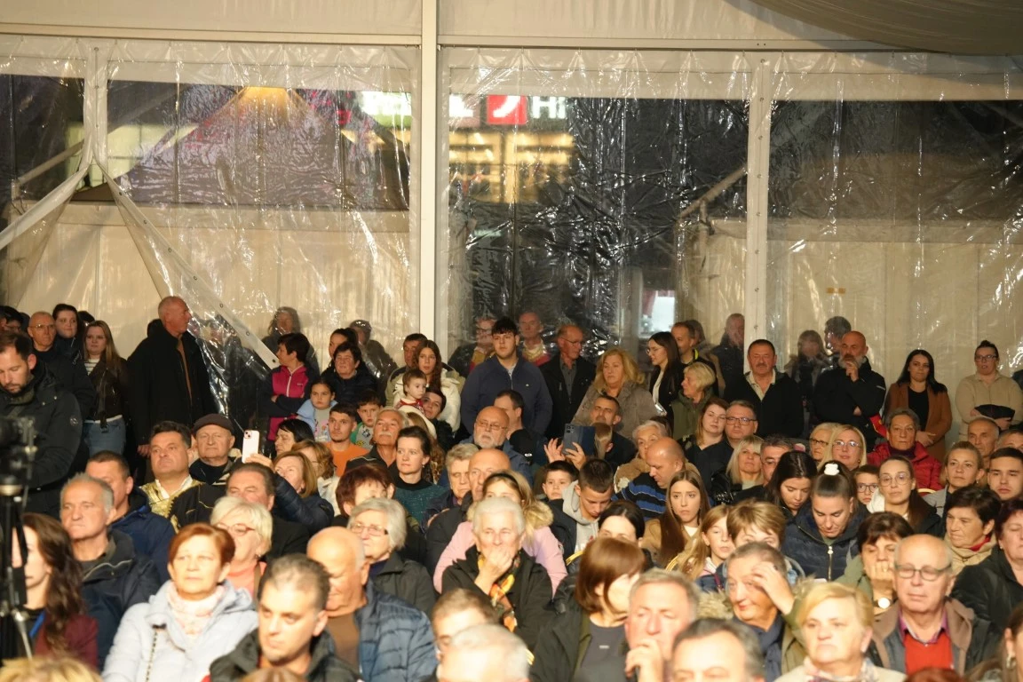 Zapažen nastup požeških  tamburaša Astal na Lika Festu