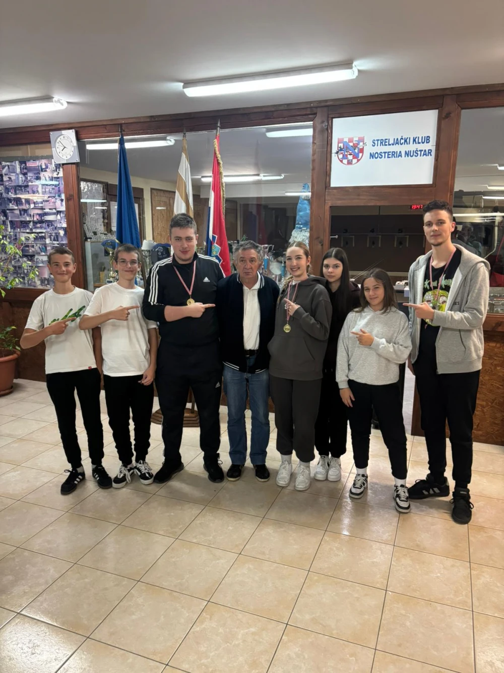 Strijelac Stefan Živković osvojio u Nuštru zlatnu medalju, a brat Vedran srebrnu