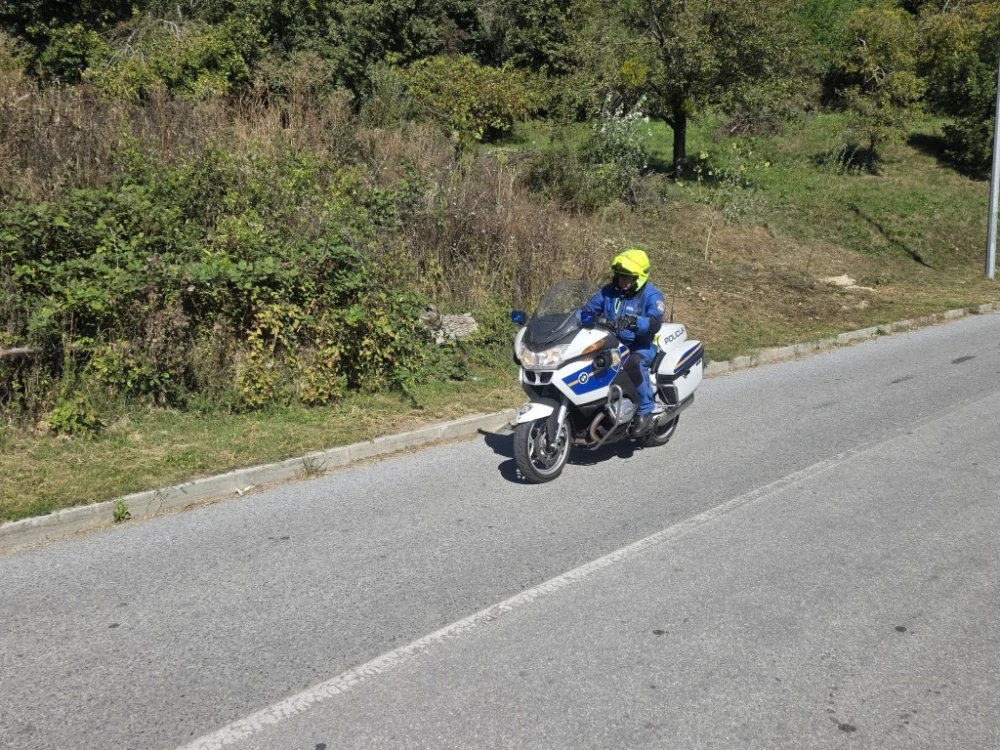 Nedjeljna vožnja završila u ogradi – vozač sletio s ceste u Pakracu