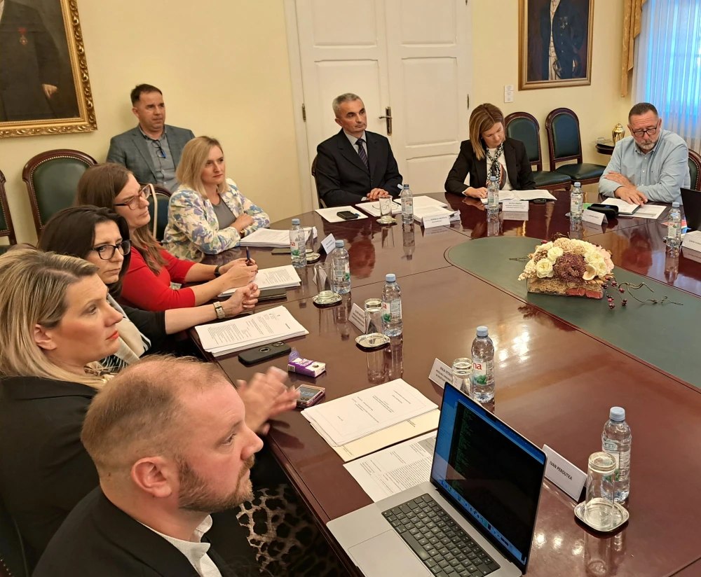 Pekčec prozvao gradske vijećnike: ’Paraziti i uhljebi bubre, kumovi i podobni kolo vode u propast’