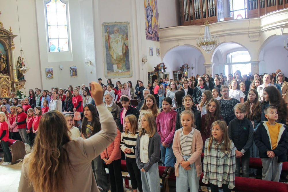 Hodočašće dječjih pjevačkih zborova u požešku Katedralu