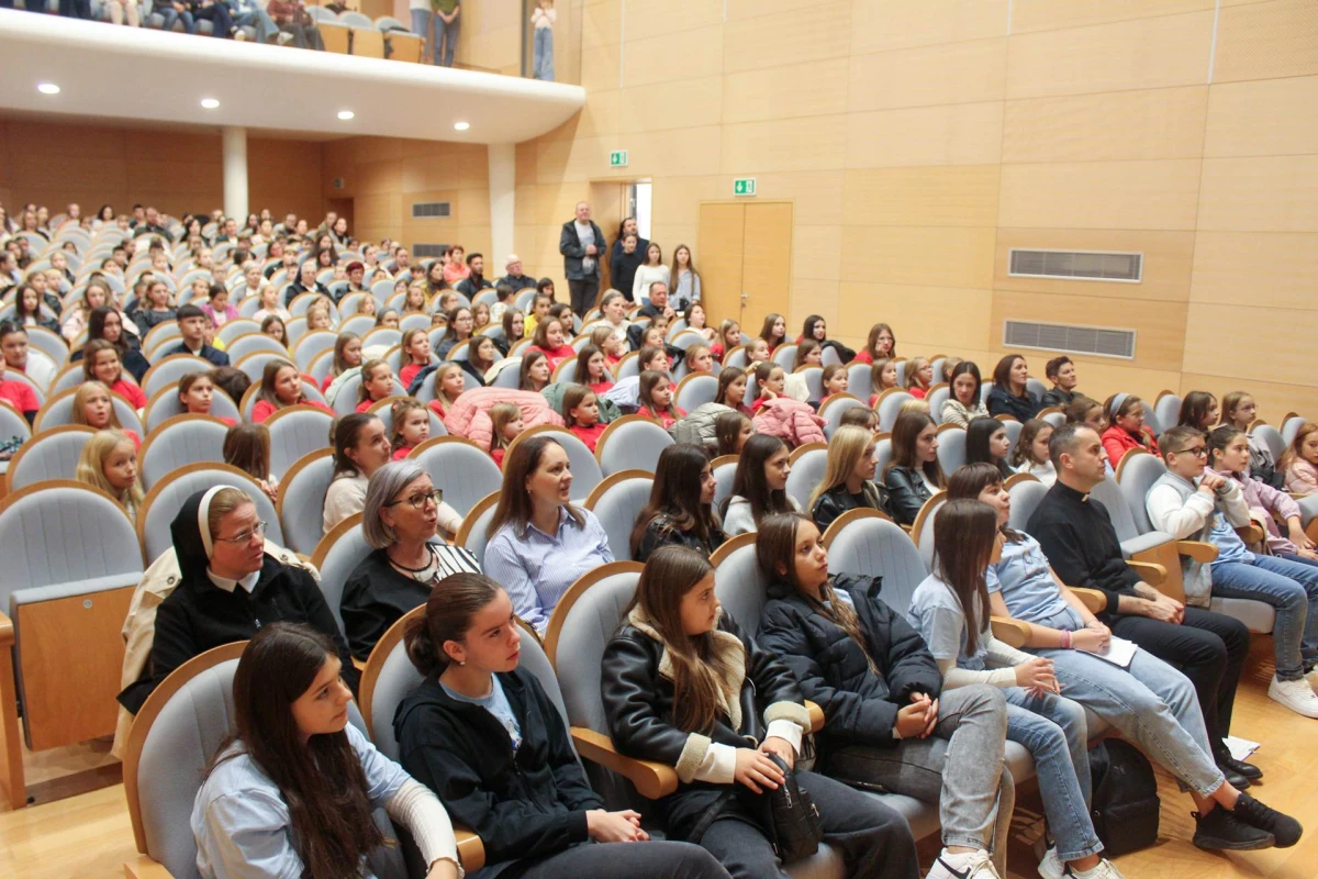 Hodočašće dječjih pjevačkih zborova u požešku Katedralu