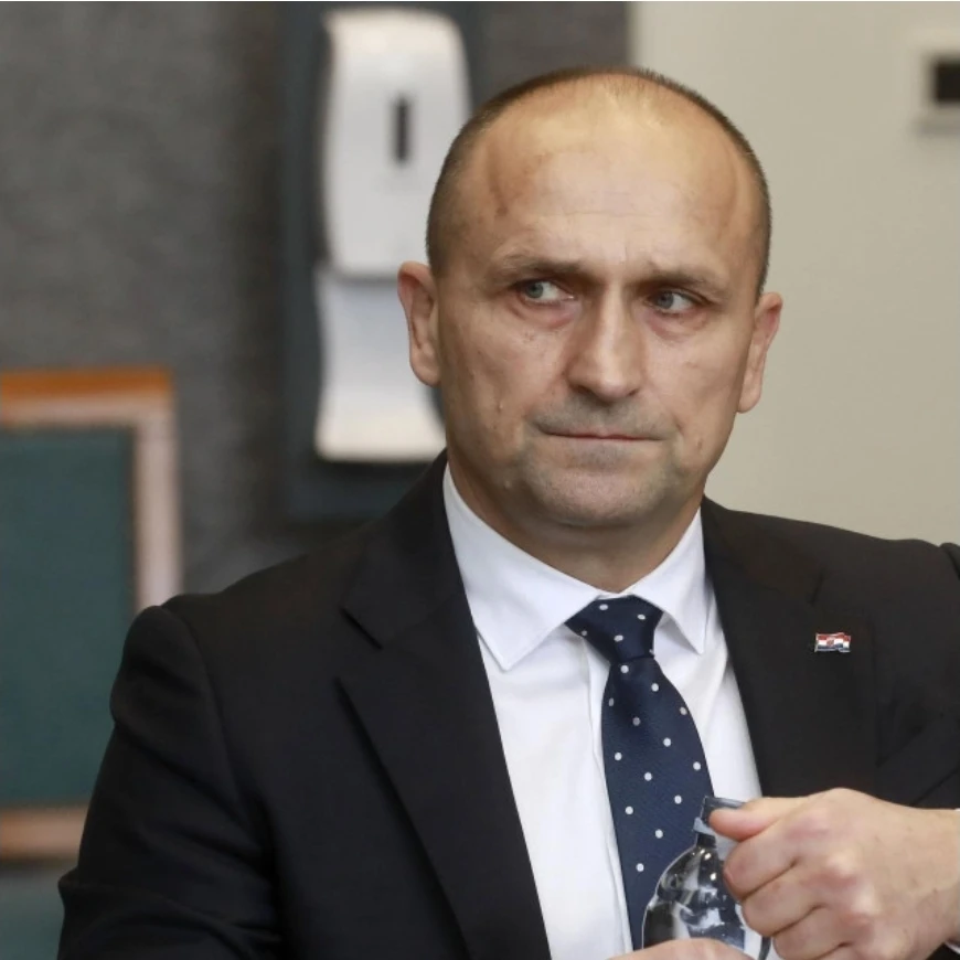 Anušić objavio da kreće slanje poziva za vojni rok: ‘U vojarnama ih očekujemo već u siječnju‘