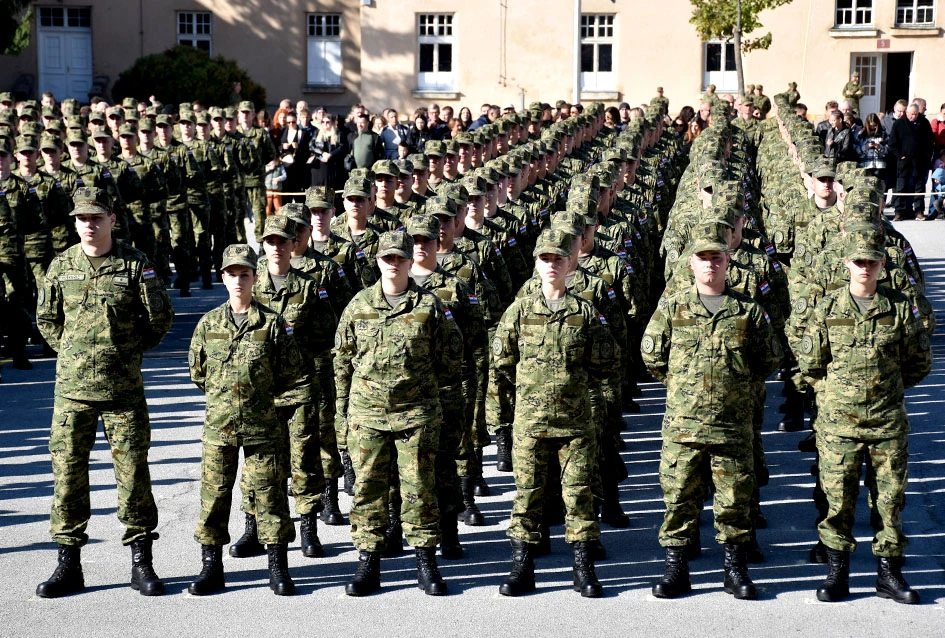 Anušić objavio da kreće slanje poziva za vojni rok: ‘U vojarnama ih očekujemo već u siječnju‘