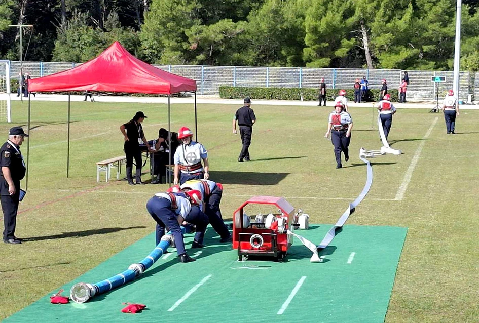 Bektežanke ’treće’ na vatrogasnom natjecanju u Novalji