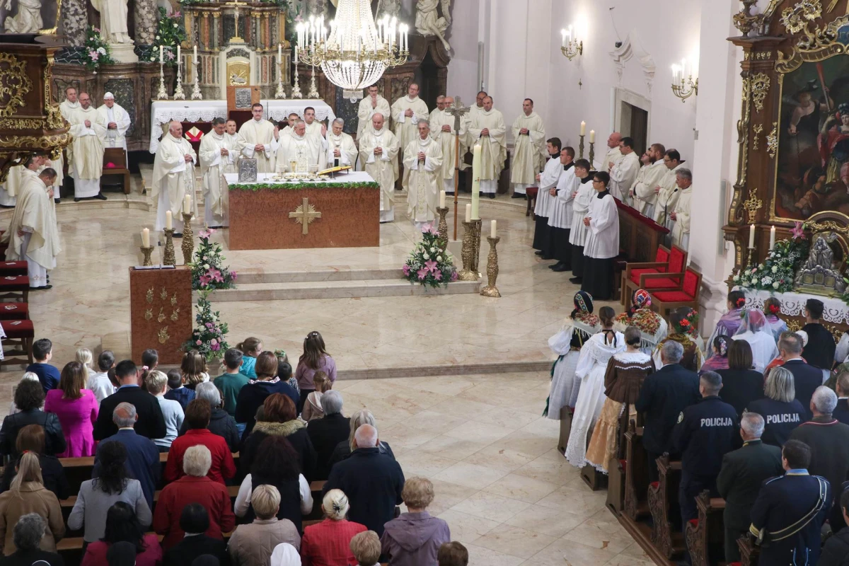 Proslavljena svetkovina sv. Terezije, zaštitnice požeške Katedrale