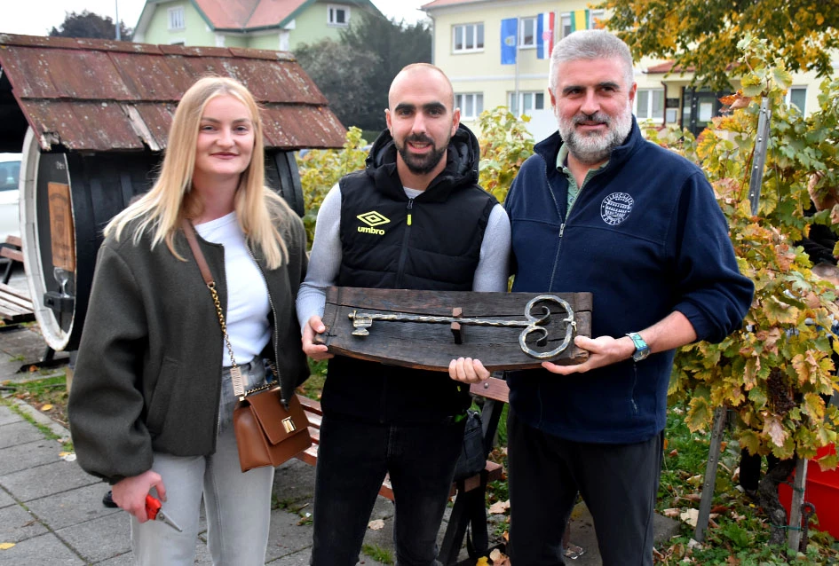 Graševina s Trga: Svečani završetak berbe u srcu Kutjeva na kojoj je za novog vincilira izabran Ante Paulić