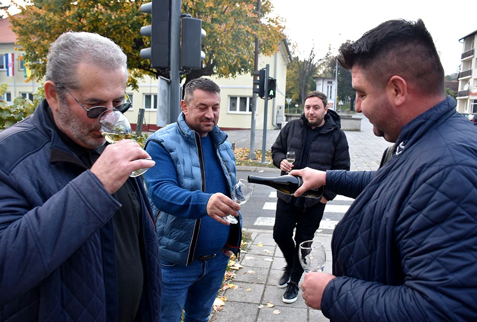 Graševina s Trga: Svečani završetak berbe u srcu Kutjeva na kojoj je za novog vincilira izabran Ante Paulić