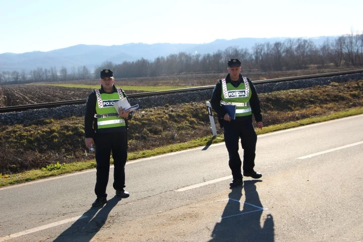 Višestruki prometni prekršitelj (75) ponovno za volanom – uhićen i ostao bez vozila