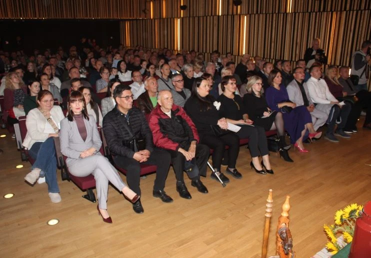 Večer emocija i ponosa: ’Lišće šuška, a tambura svira’ razgalilo srca Pleterničana