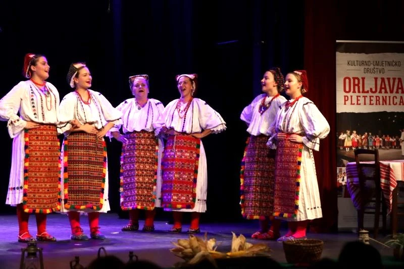 Večer emocija i ponosa: ’Lišće šuška, a tambura svira’ razgalilo srca Pleterničana