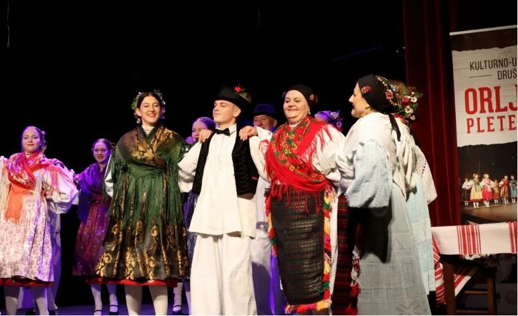 Večer emocija i ponosa: ’Lišće šuška, a tambura svira’ razgalilo srca Pleterničana