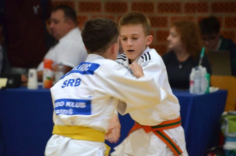 ČAGLINSKI JUDO KLUB „SLAVONAC“: Na međunarodnom turniru u Vinkovcima osvojili čak 13 medalja