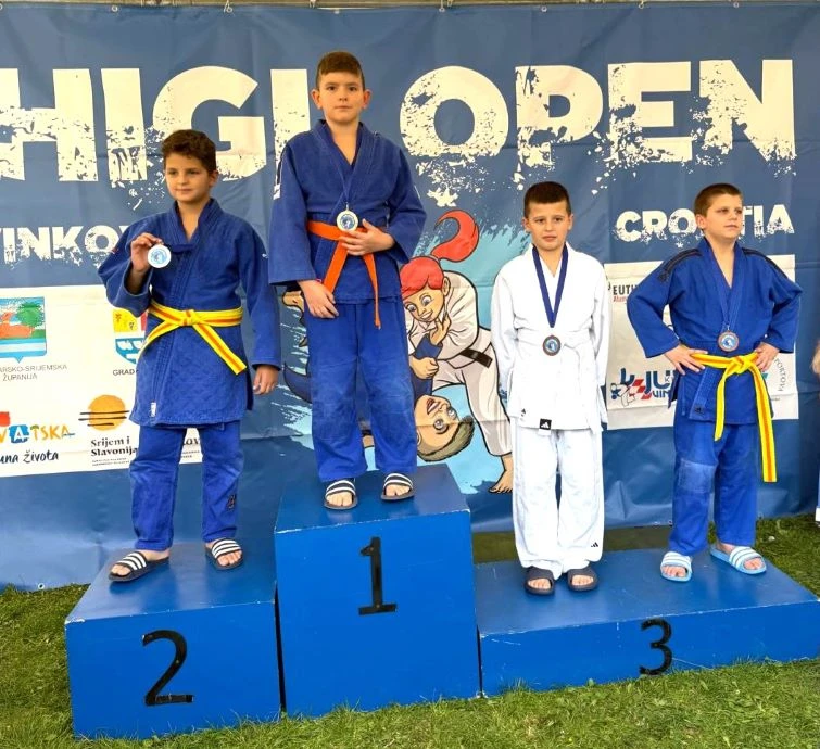 ČAGLINSKI JUDO KLUB „SLAVONAC“: Na međunarodnom turniru u Vinkovcima osvojili čak 13 medalja