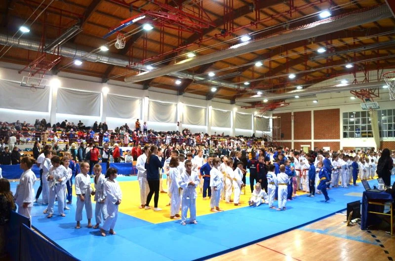 ČAGLINSKI JUDO KLUB „SLAVONAC“: Na međunarodnom turniru u Vinkovcima osvojili čak 13 medalja