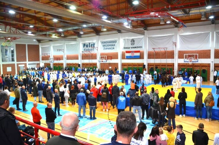 ČAGLINSKI JUDO KLUB „SLAVONAC“: Na međunarodnom turniru u Vinkovcima osvojili čak 13 medalja