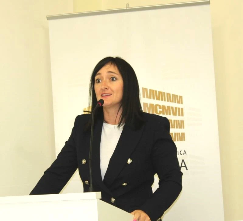 MJESEC HRVATSKE KNJIGE U PLETERNIČKOJ KNJIŽNICI: Predstavljena zbirka pjesama ’Kapi uspomena’ Predraga Milosavljevića