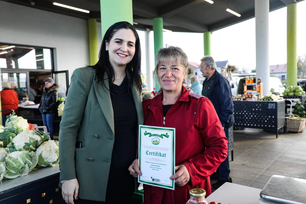 Na Gradskoj tržnici Pleternica dodijeljeni certifikati „Proizvodi hrvatskoga seljaka“