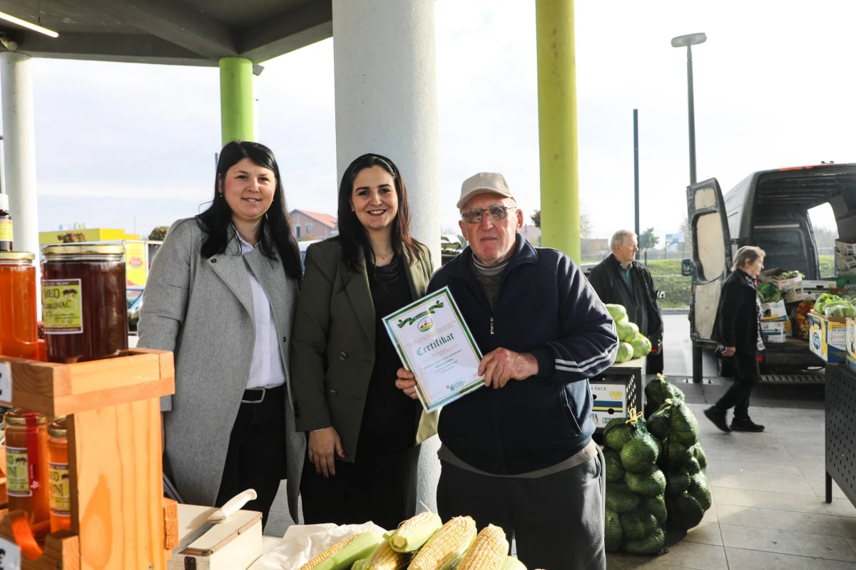 Na Gradskoj tržnici Pleternica dodijeljeni certifikati „Proizvodi hrvatskoga seljaka“