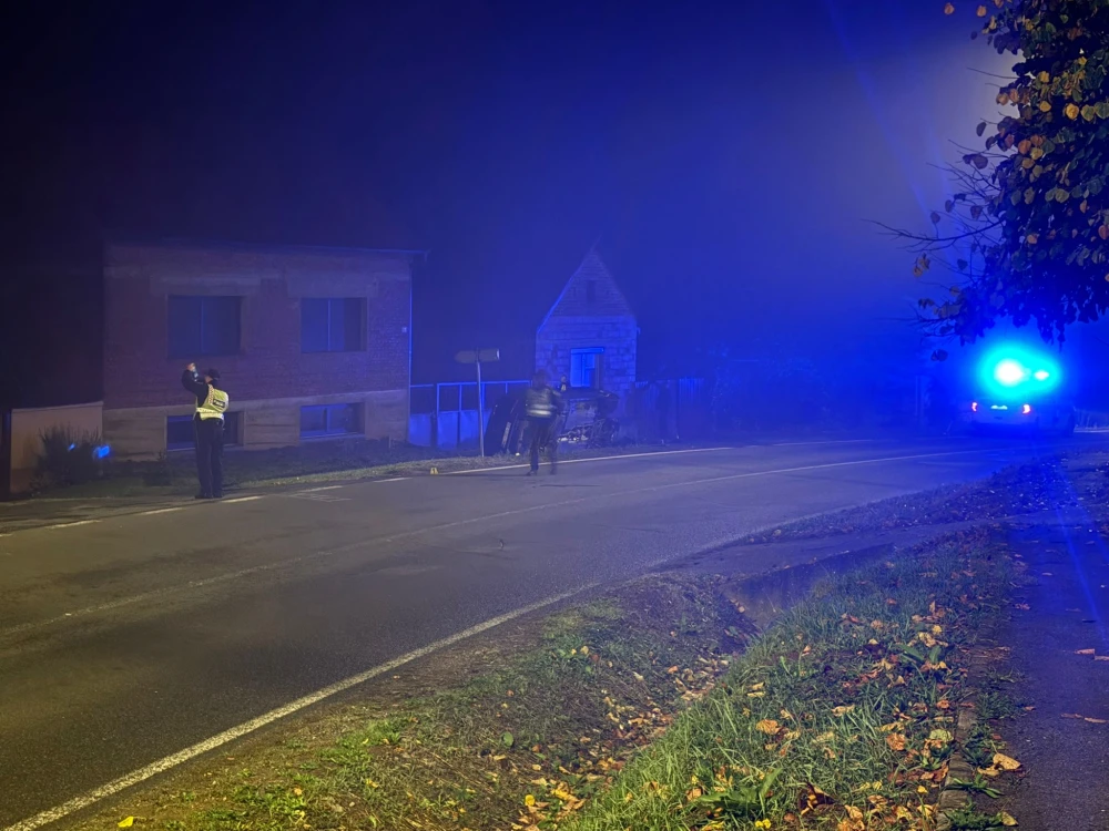 Prometna nesreća u Sulkovcima: Jedna osoba ozlijeđena u slijetanju vozila s ceste