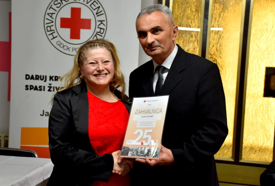 Prigodnom svečanošću i dodjelom priznanja Gradsko društvo Crvenog križa Požega obilježilo Dan dobrovoljnih darivatelja krvi.