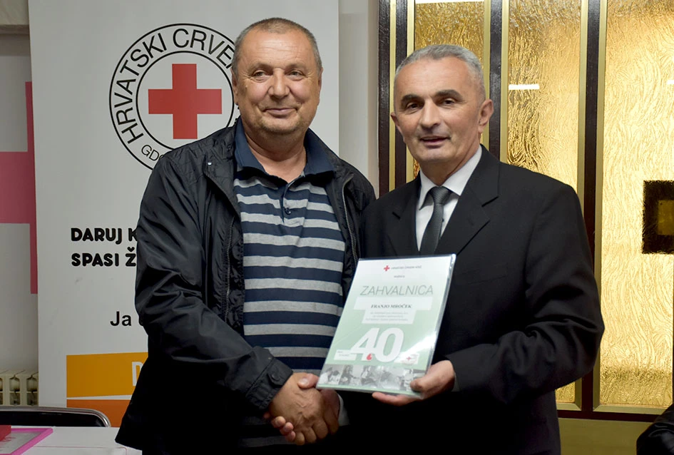 Prigodnom svečanošću i dodjelom priznanja Gradsko društvo Crvenog križa Požega obilježilo Dan dobrovoljnih darivatelja krvi.