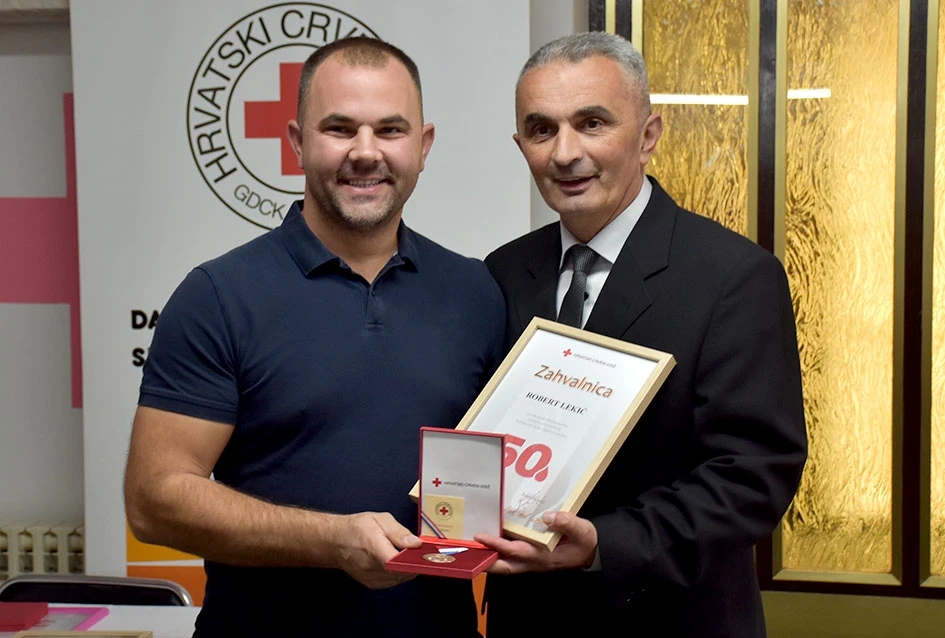 Prigodnom svečanošću i dodjelom priznanja Gradsko društvo Crvenog križa Požega obilježilo Dan dobrovoljnih darivatelja krvi.