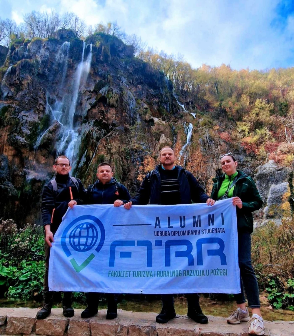 Studijsko putovanje Požežana po znamenitostima plitvičkog kraja