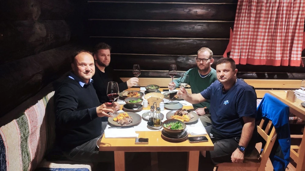 Studijsko putovanje Požežana po znamenitostima plitvičkog kraja