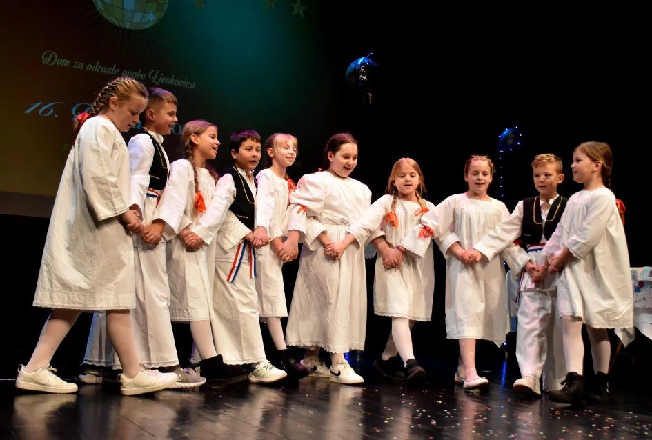 Kad srce zapleše – 16. Domoples u Požegi spojio duše, osmijehe i pokret