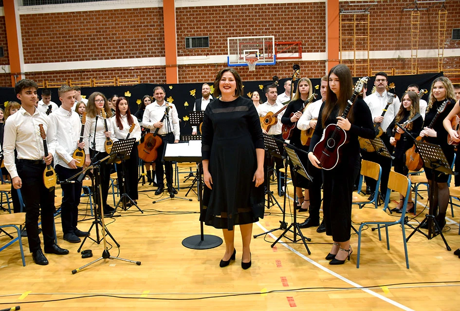 Zamiriši Slavonijo – godišnji koncert Kaptolačkog tamburaškog orkestra oduševio publiku