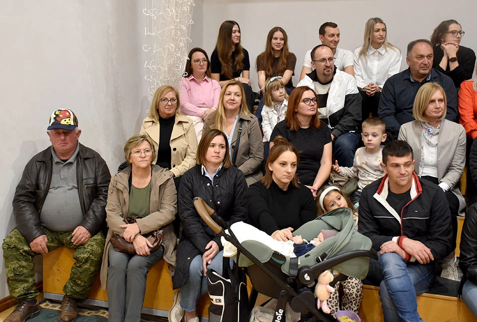 Zamiriši Slavonijo – godišnji koncert Kaptolačkog tamburaškog orkestra oduševio publiku