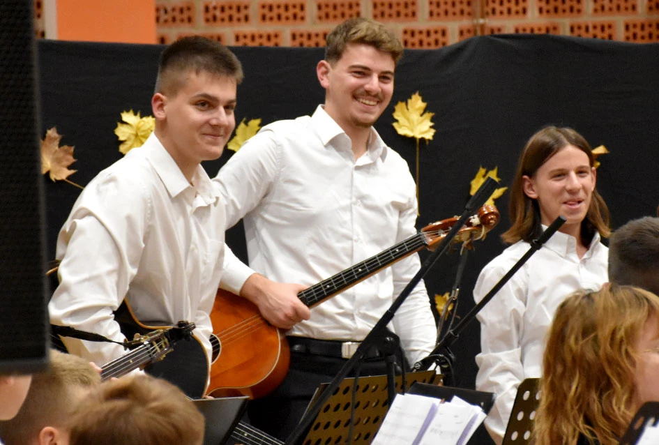 Zamiriši Slavonijo – godišnji koncert Kaptolačkog tamburaškog orkestra oduševio publiku